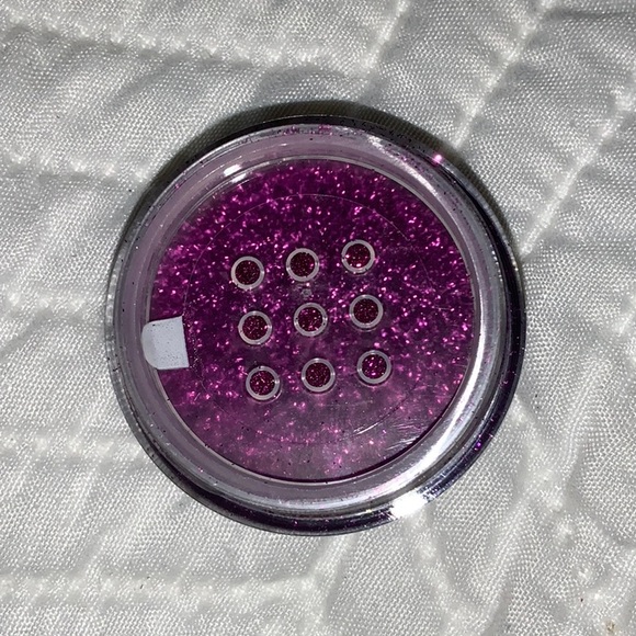 Obsessive Compulsive Cosmetics - Picture 3 of 4